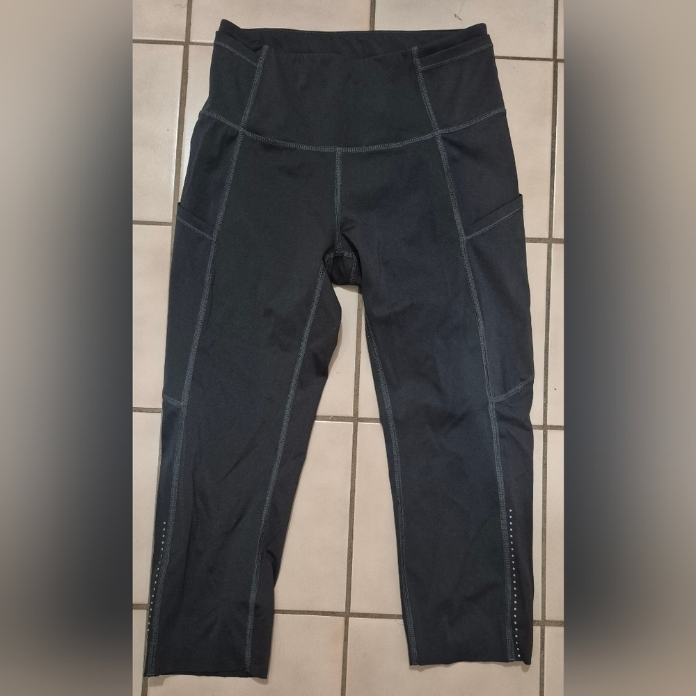 Lululemon Run: Inspire Crop with Side Pockets — Black (Estimated Size 2)